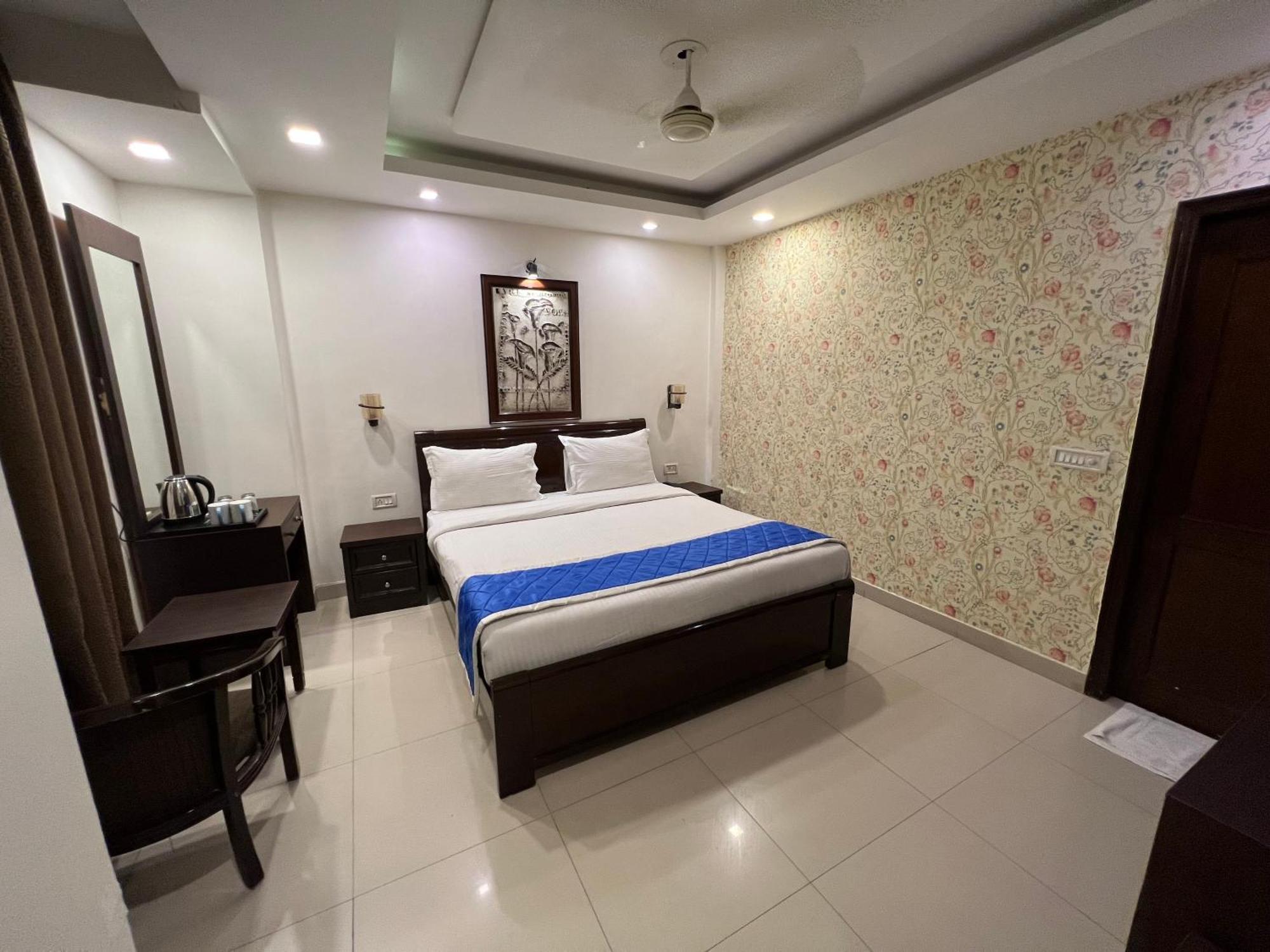 Nikko Blue - Boutique Hotel Gurgaon Exterior photo
