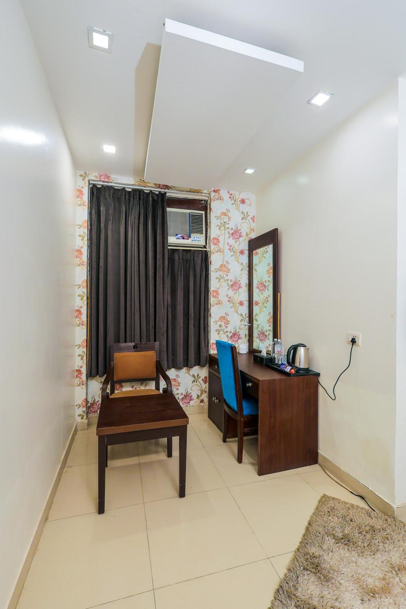 Nikko Blue - Boutique Hotel Gurgaon Exterior photo